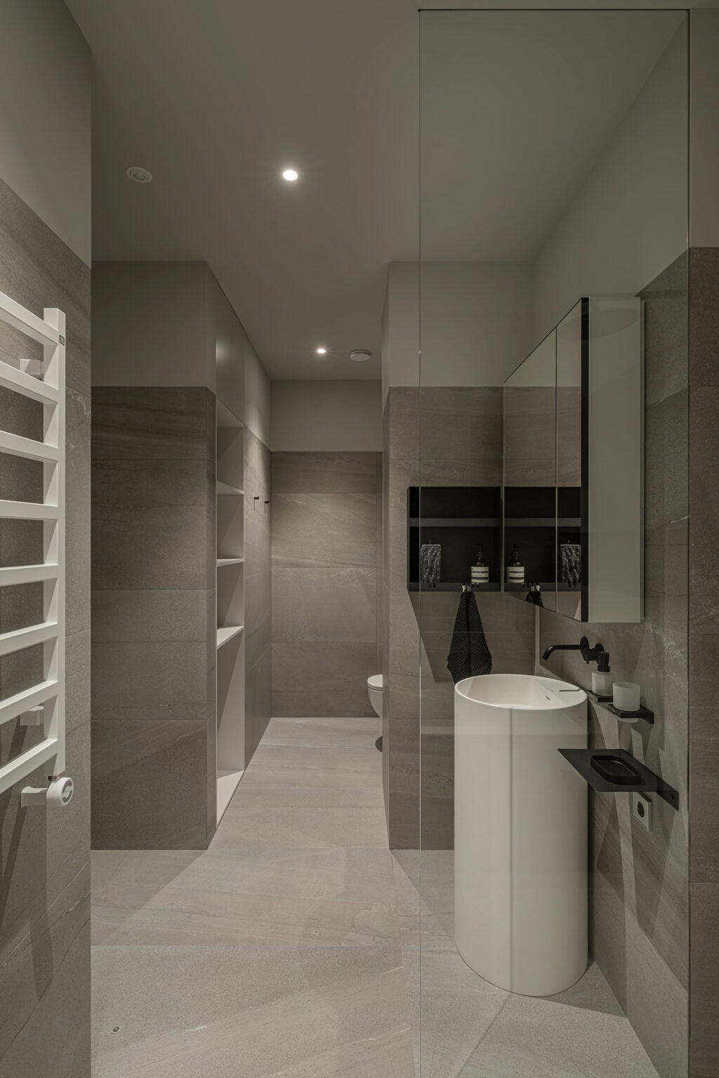 freestanding pedestal sink